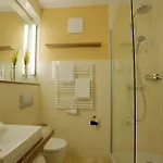 מלון Am Badepark 4*