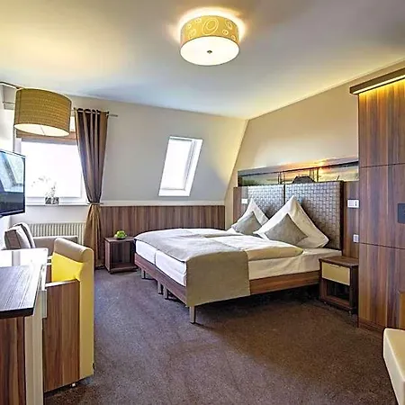 Am Badepark מלון 4*