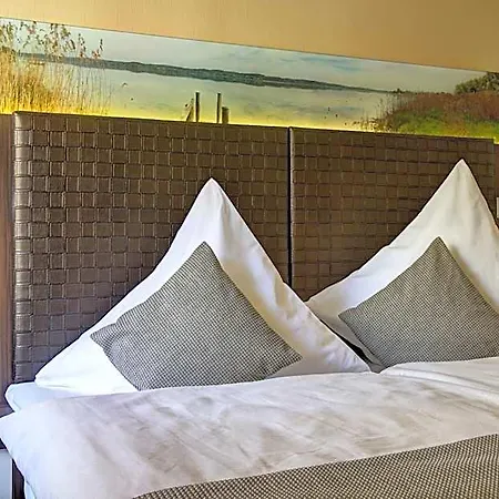 Am Badepark מלון 4*