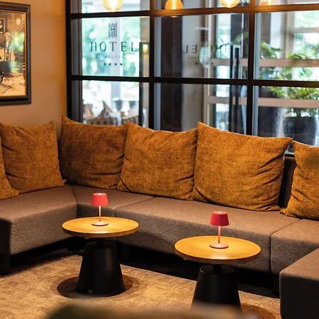 Hotel Am Badepark 4*