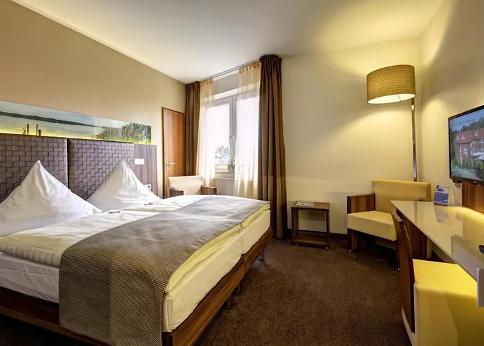 Hotel Am Badepark 4*